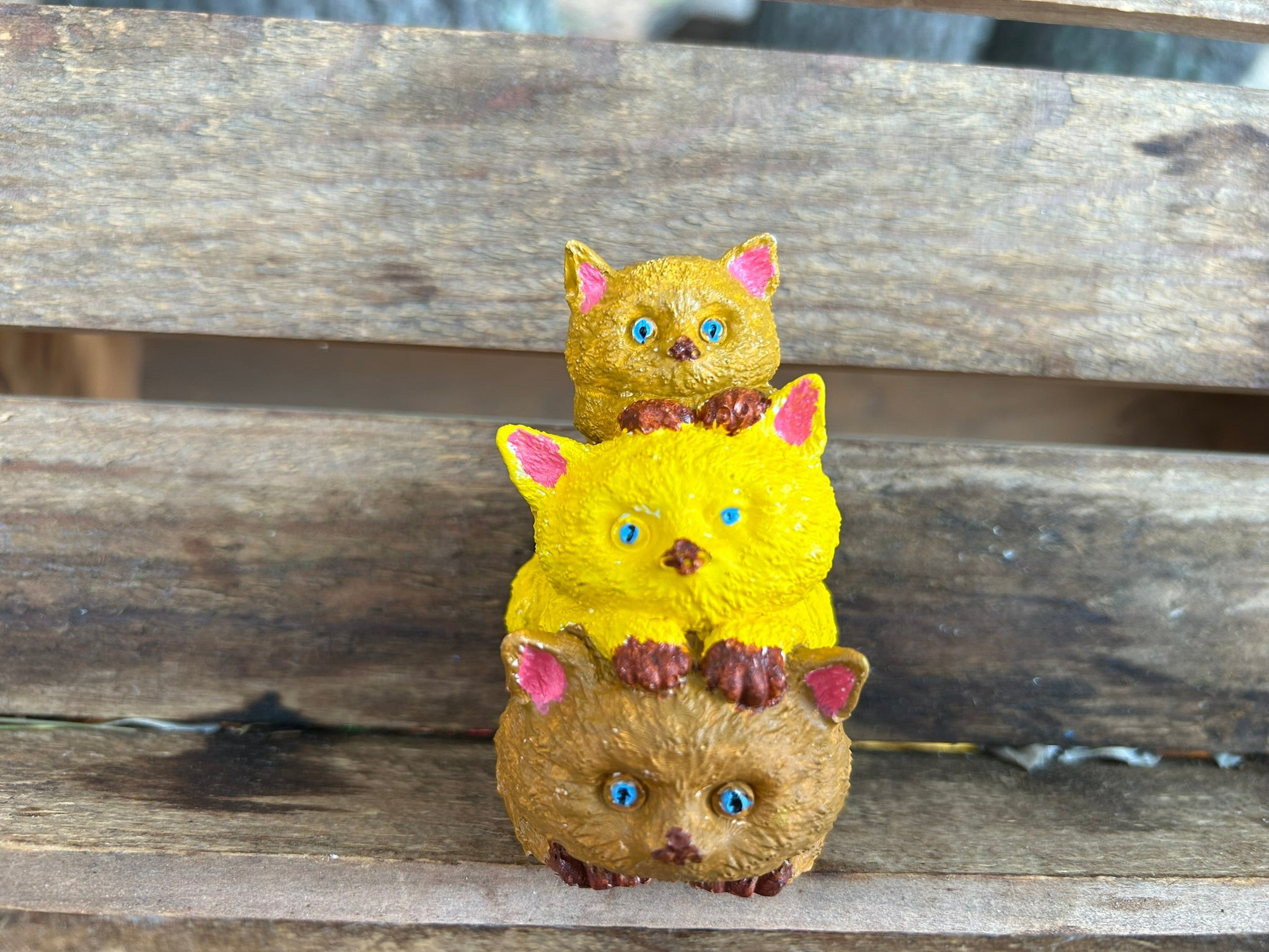 Stacked cats