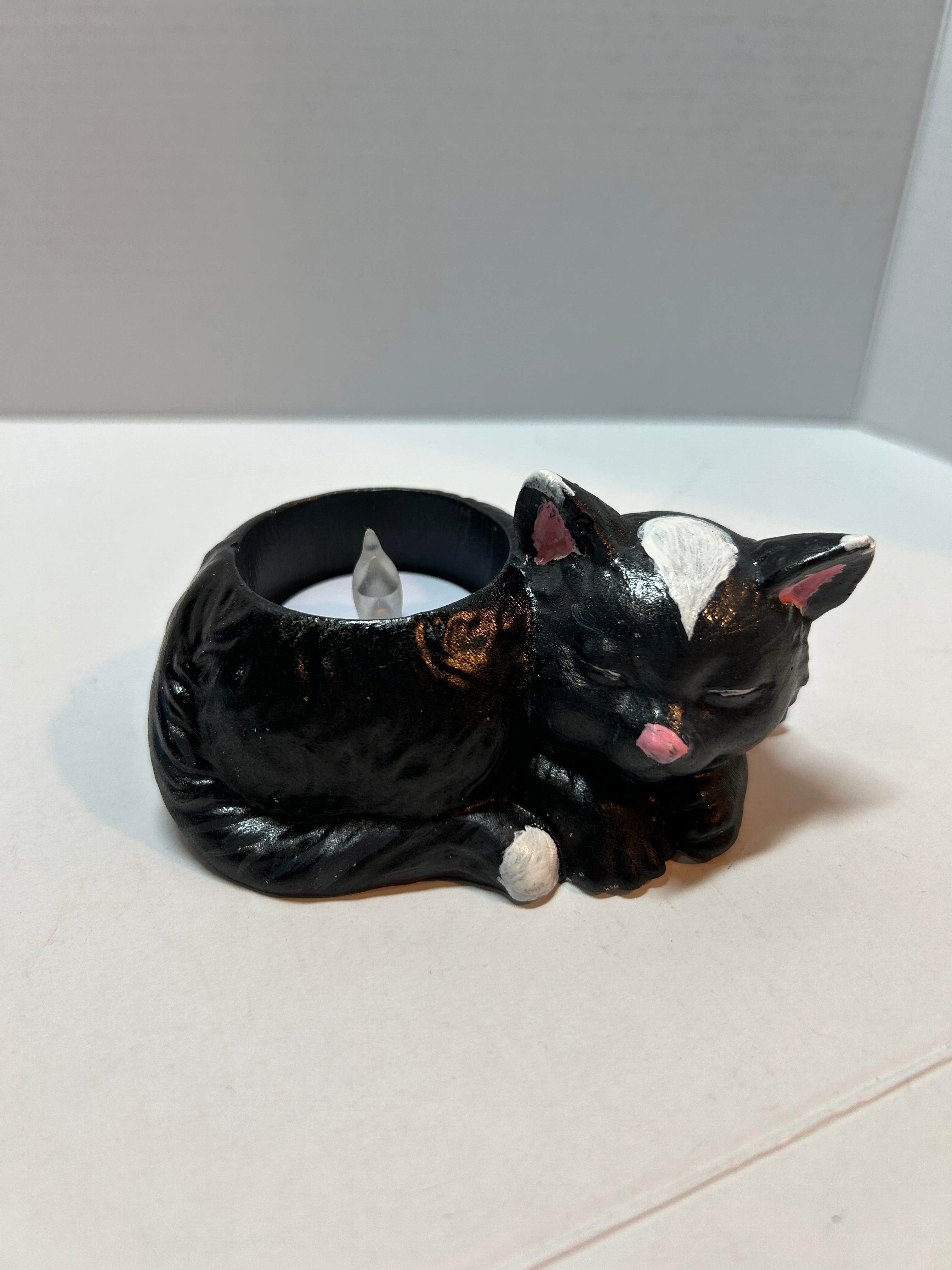 Cat candle holder