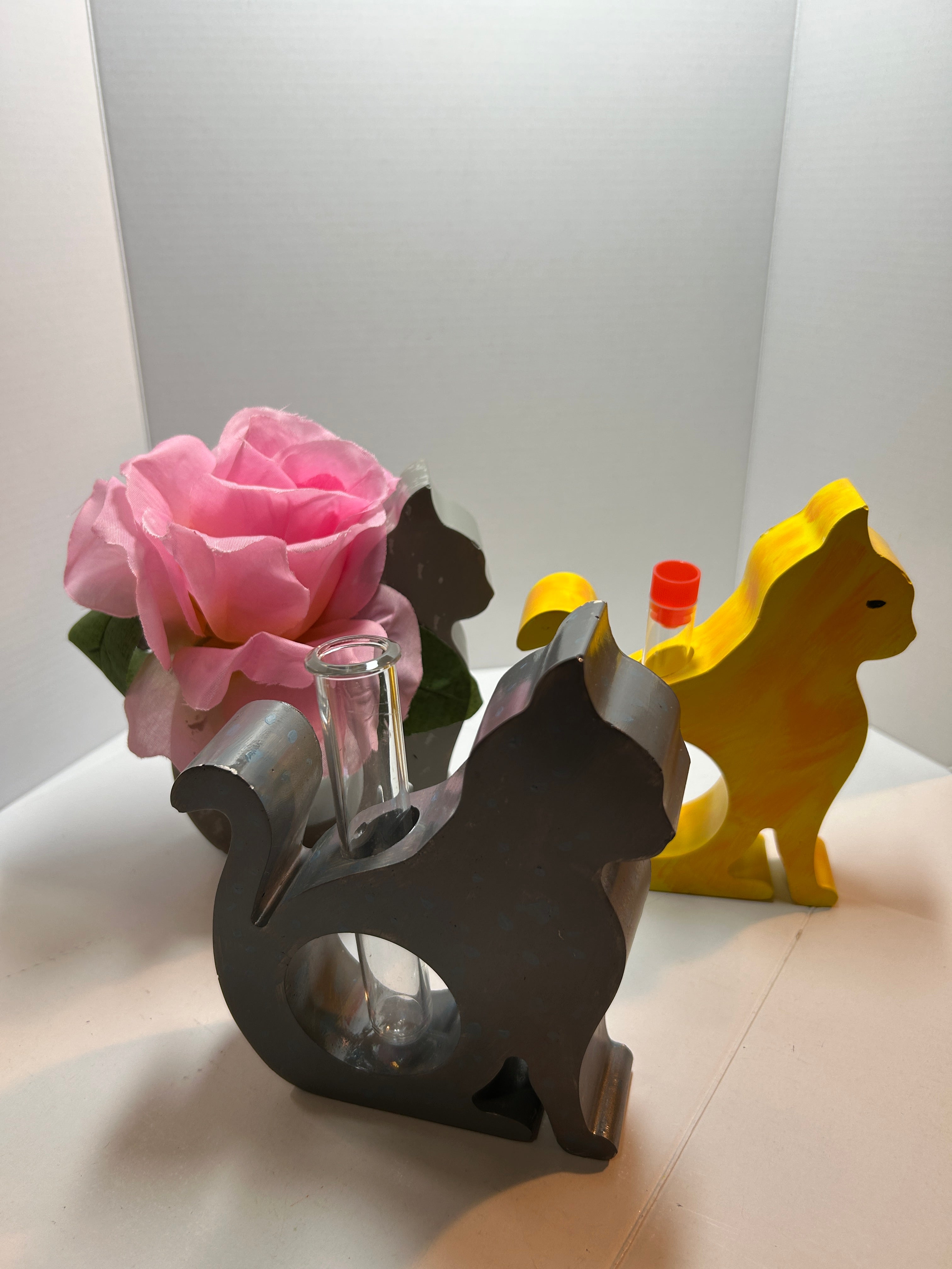 Cat bud vase