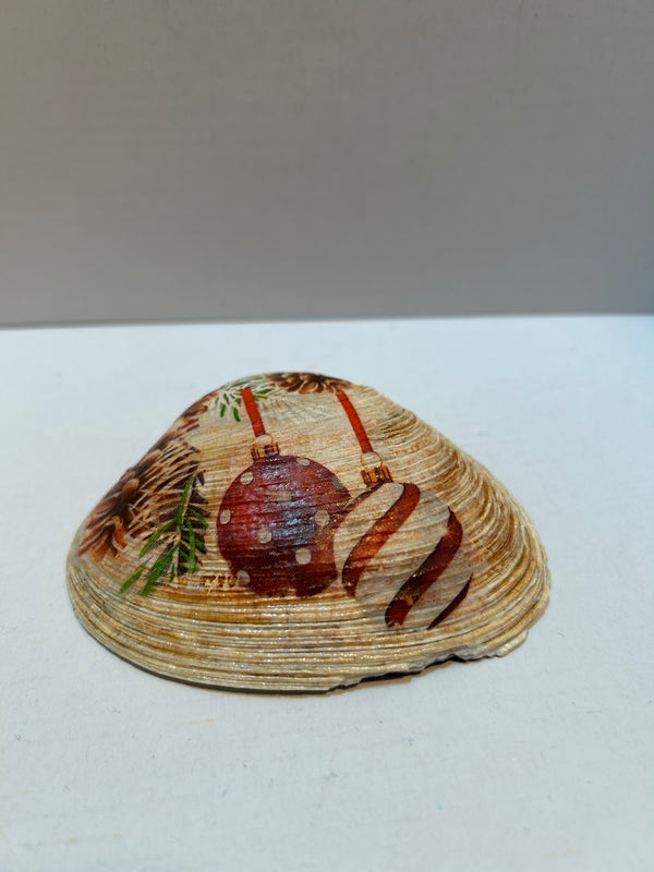 Christmas decoupage shells
