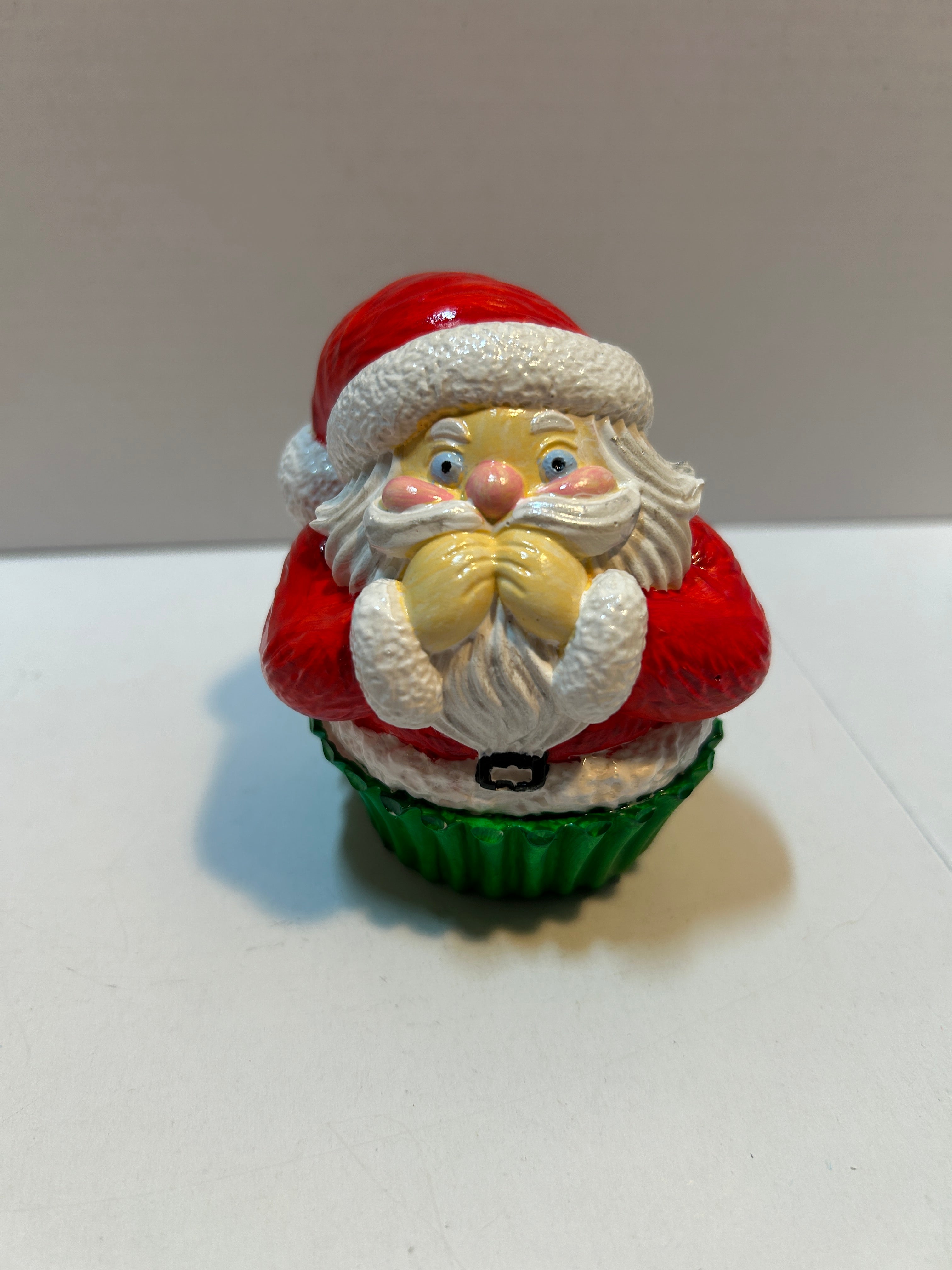 Santa cupcake