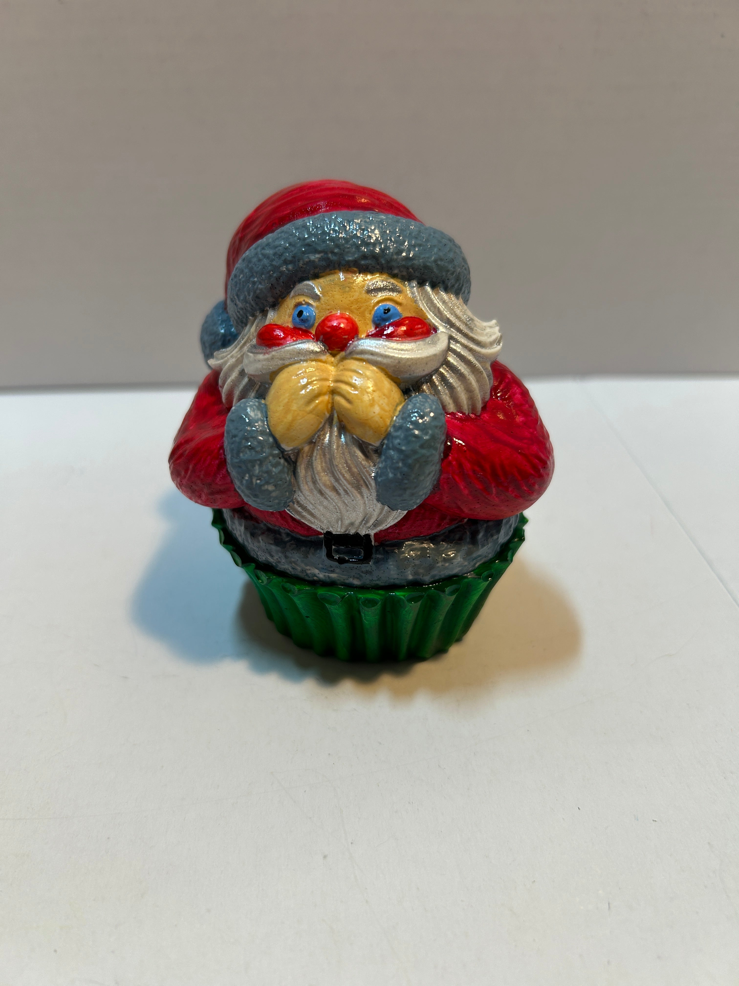Santa cupcake