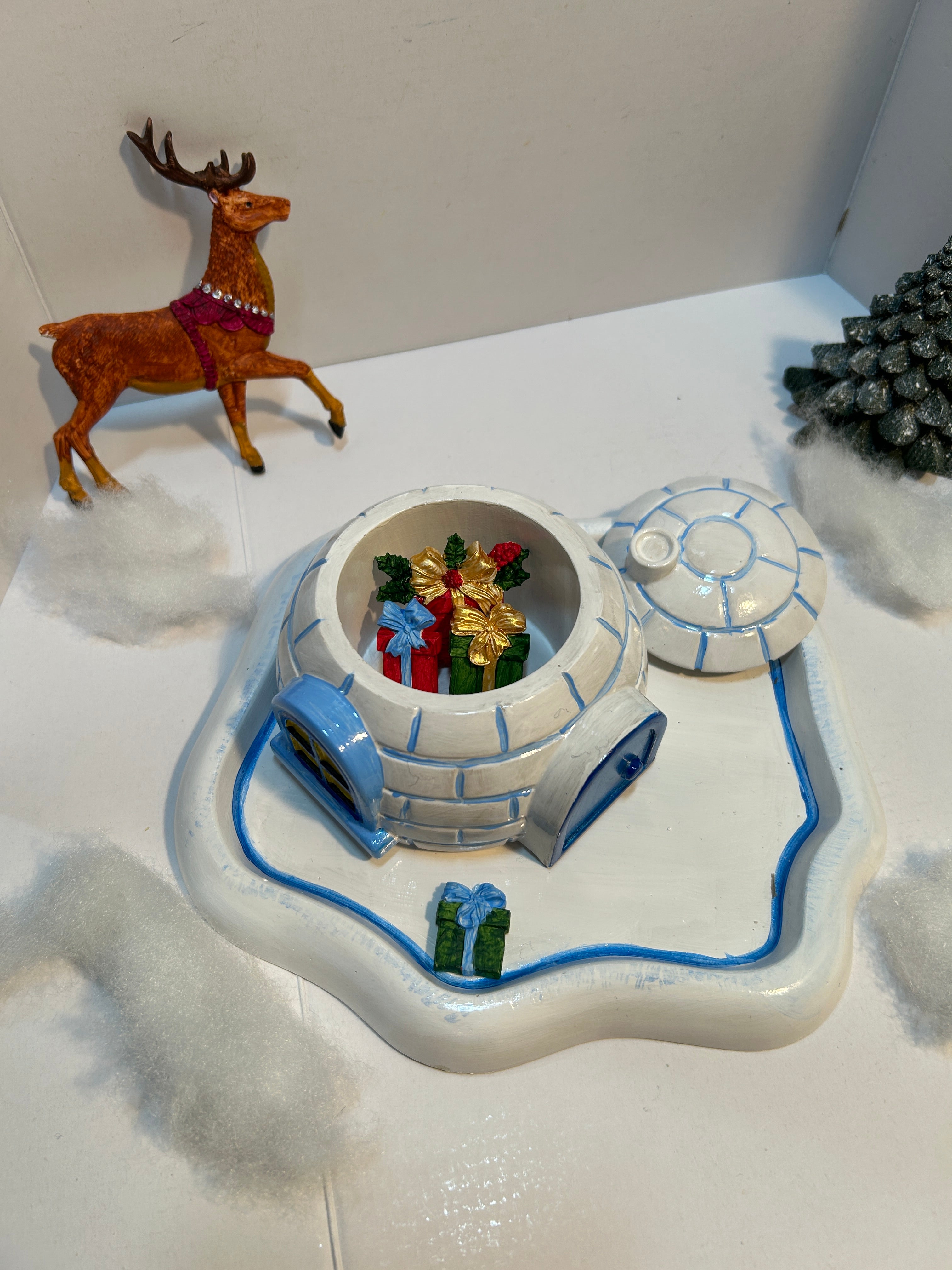 Igloo candy dish