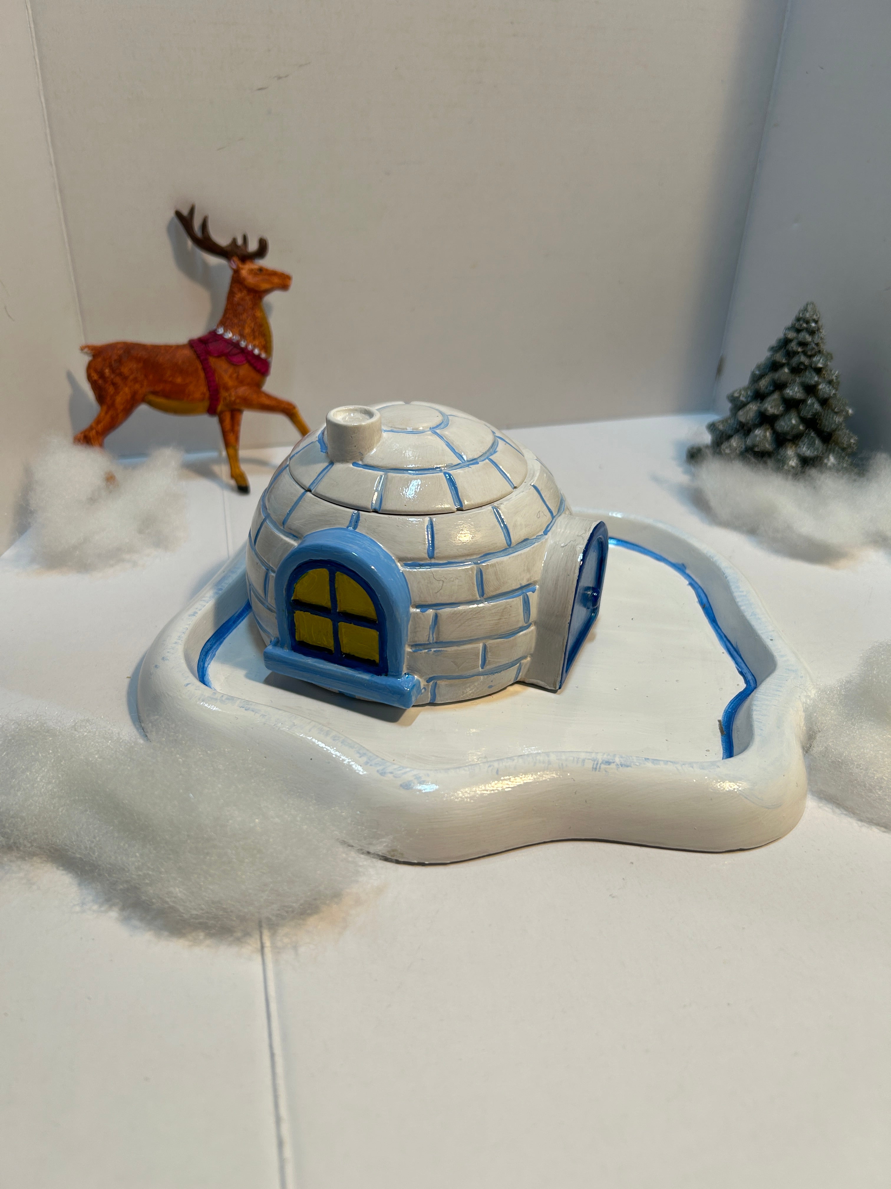 Igloo candy dish